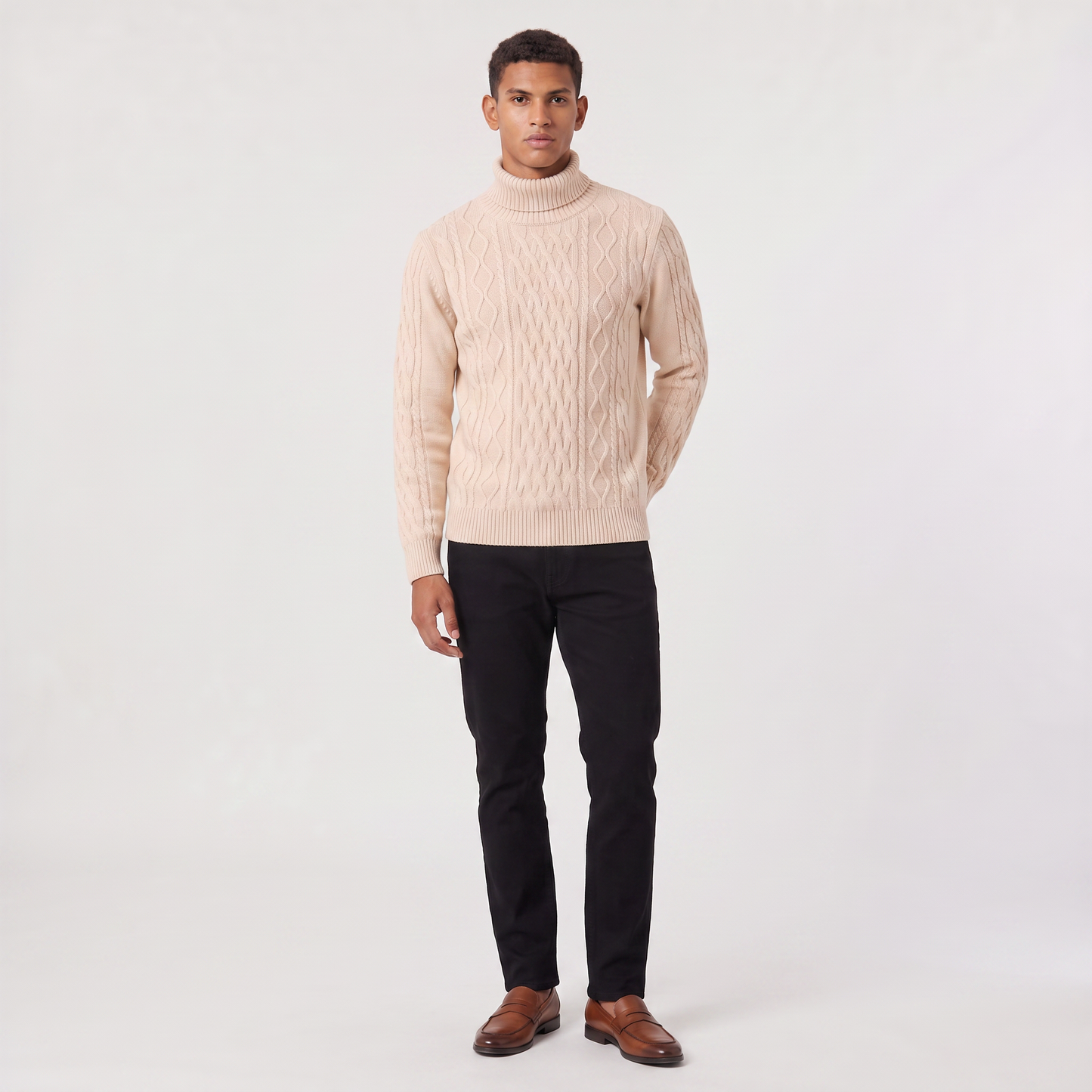 Pull torsadé en laine col roulé écru, détail poignets