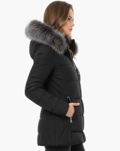 Doudoune longue femme à capuche fausse fourrure portée en hiver