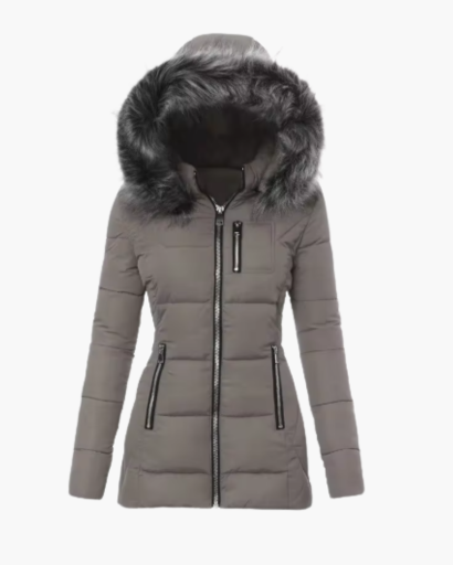 Doudoune longue femme à capuche fausse fourrure portée en hiver