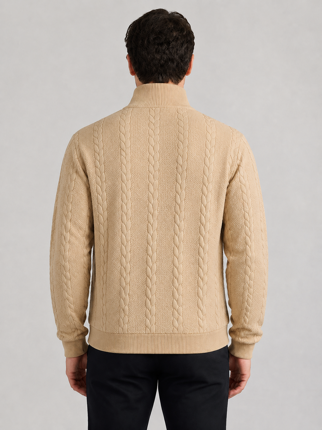 Pull torsadé homme beige, détail zip col