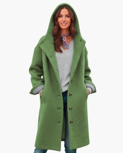 Manteau femme en laine oversize à capuche porté en ville