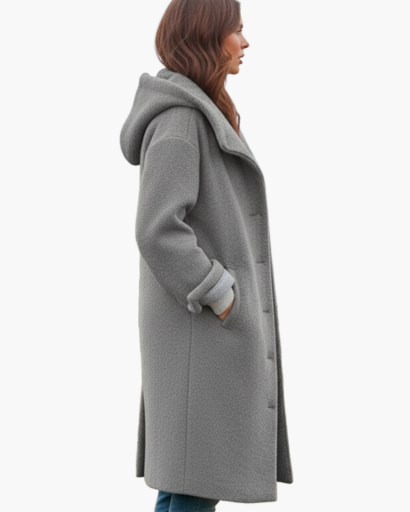 Manteau femme en laine oversize à capuche porté en ville