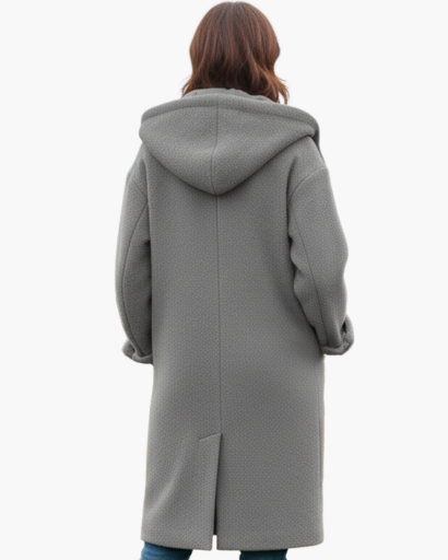 Manteau femme en laine oversize à capuche porté en ville