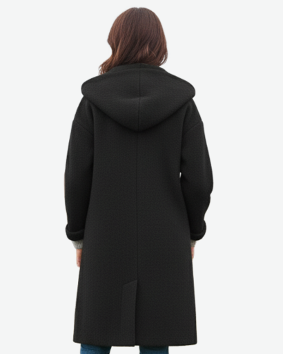 Manteau femme en laine oversize à capuche porté en ville