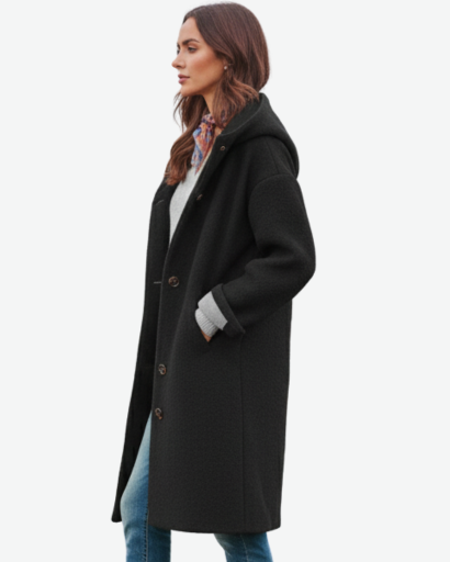 Manteau femme en laine oversize à capuche porté en ville