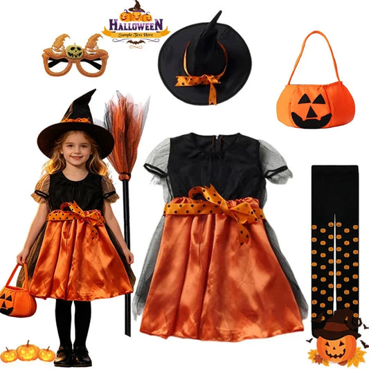 Déguisement sorcière orange et noir fille, présentation à plat avec chapeau, sac citrouille, robe et collants