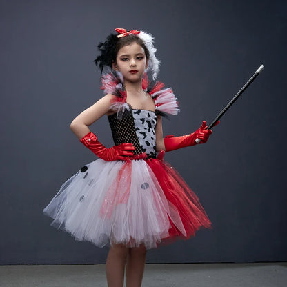 Costume de fille avec bustier à taches et jupe en tulle superposée