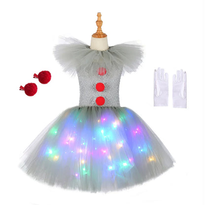Robe tutu clown lumineuse portée avec des gants blancs