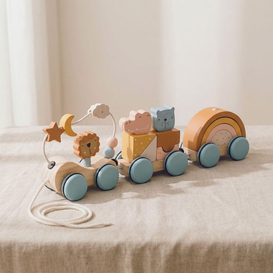 Train à tirer en bois Montessori en finition naturelle, vue de face