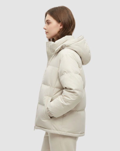 Manteau d'hiver femme rembourré porté en extérieur