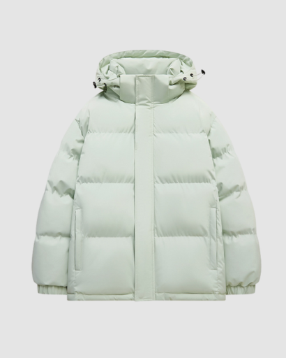 Manteau d'hiver femme rembourré porté en extérieur