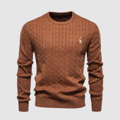Pull homme en maille torsadée col rond porté en automne