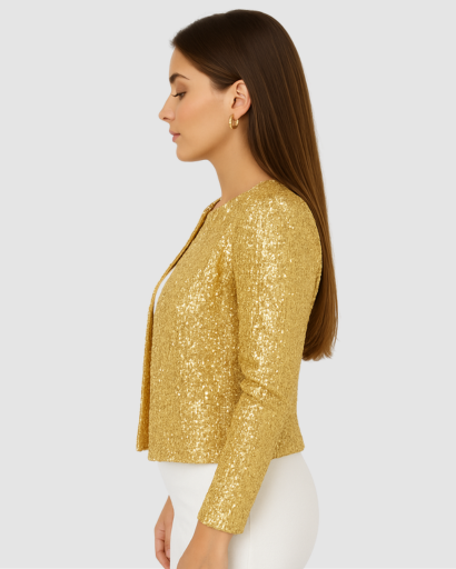 Veste courte femme à paillettes portée en soirée