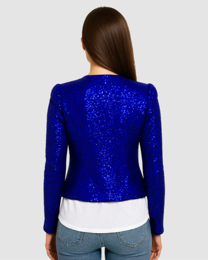 Veste courte femme à paillettes portée en soirée
