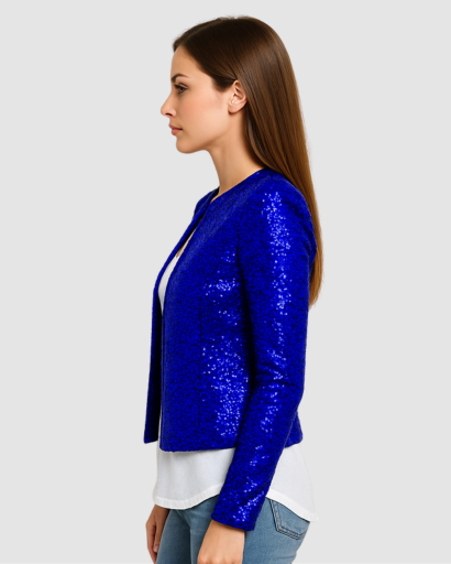 Veste courte femme à paillettes portée en soirée