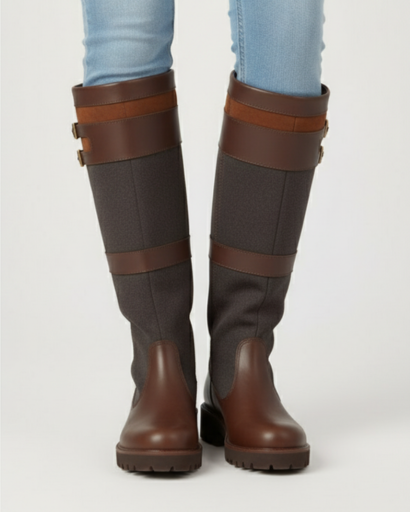 Bottes hautes équestres femme brun foncé portées avec un jean, vue de face