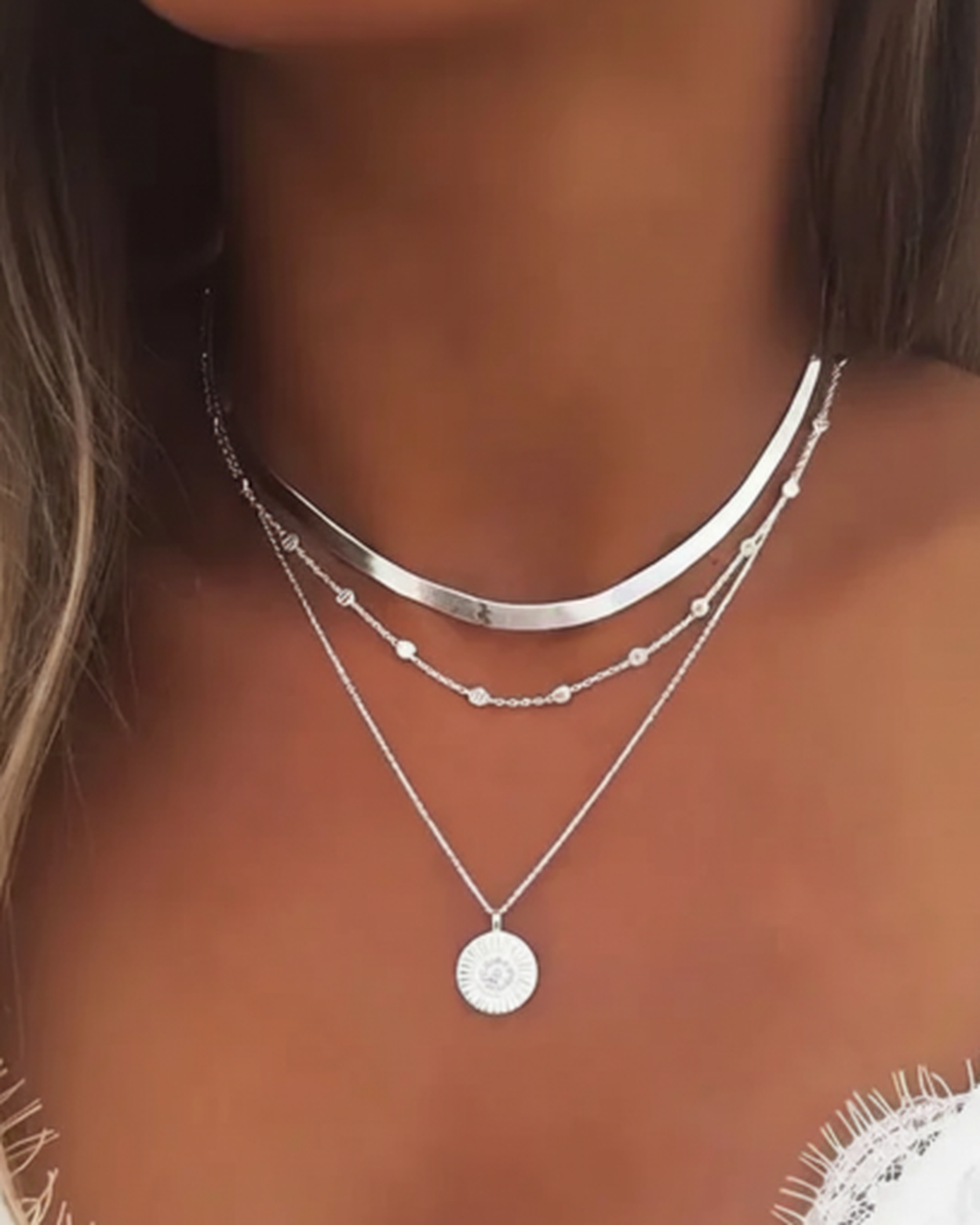 Collana Multistrato Bohemien con Catena Snake e Ciondolo Medaglia Sole