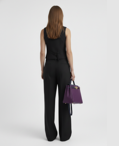 Ensemble tailleur femme avec gilet sans manches et pantalon large taille haute à plis