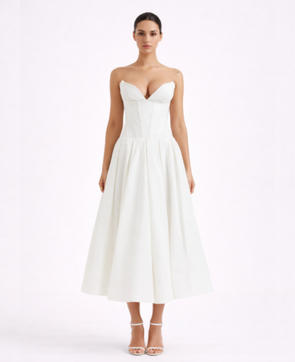 Robe bustier midi évasée avec décolleté structuré et taille cintrée