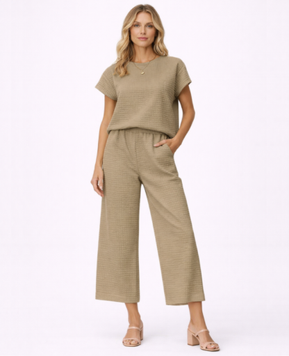 Ensemble femme top manches courtes et pantalon large texturé