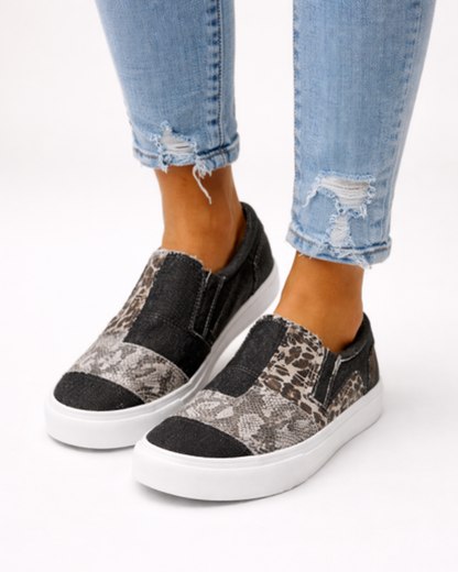 baskets slip-on motifs animaliers, vue de face