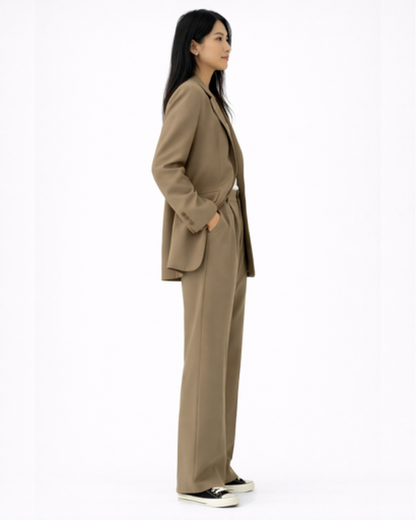 Ensemble Tailleur Femme – Blazer Structuré & Pantalon Large Fluide | Bureau Chic & Cérémonie