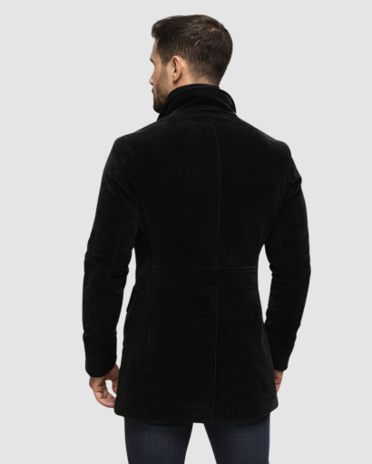 Manteau homme à col montant porté en ville