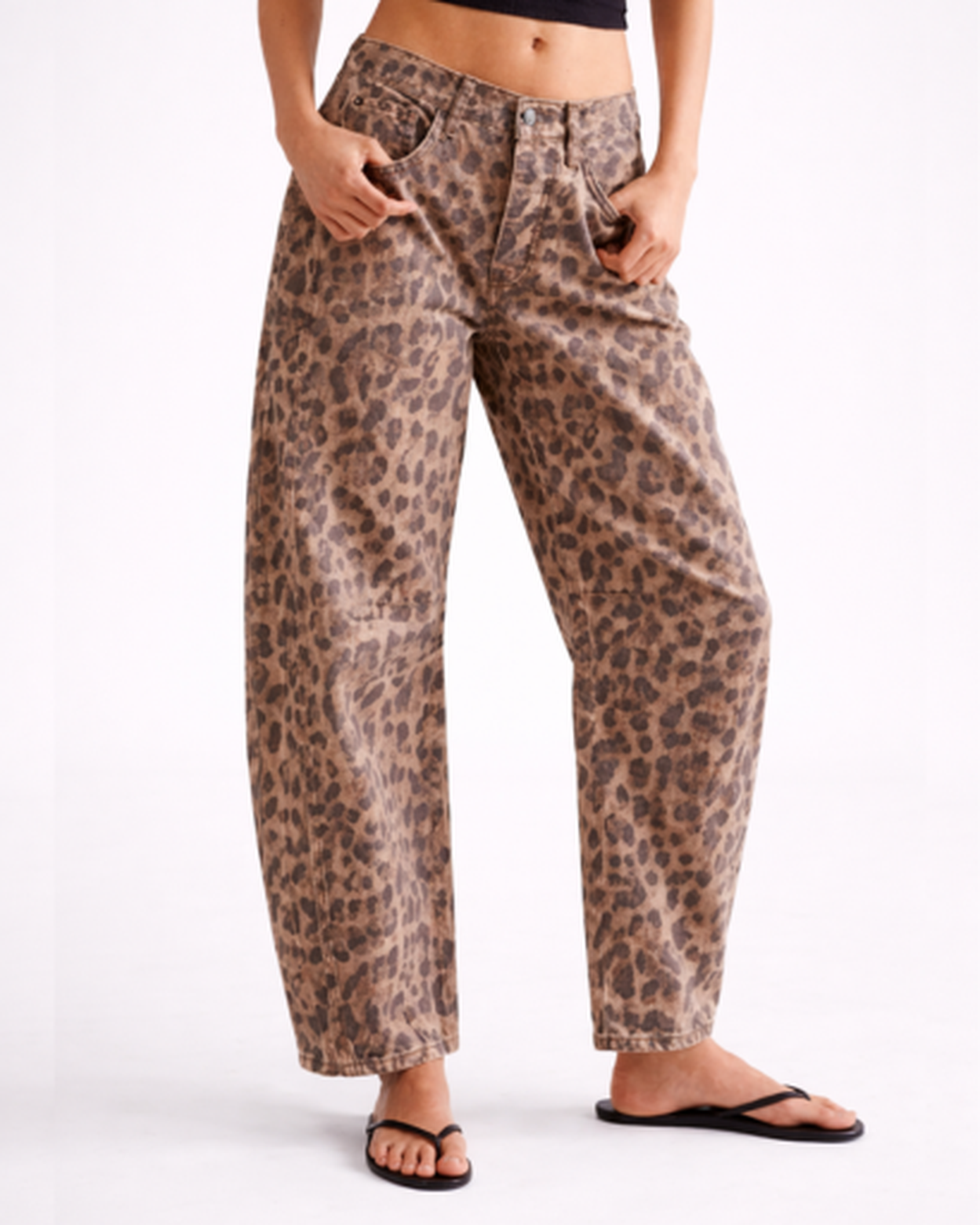 Jean Droit Femme Taille Haute – Jambe Large & Coupe Ample Flatteuse | Look Casual Chic