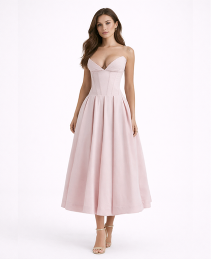 Robe bustier midi évasée avec décolleté structuré et taille cintrée