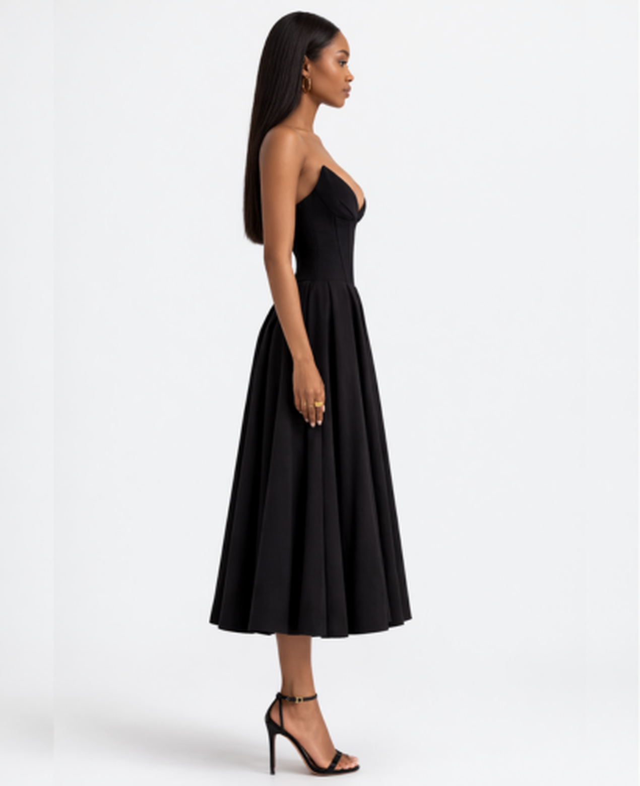 Robe bustier midi évasée avec décolleté structuré et taille cintrée