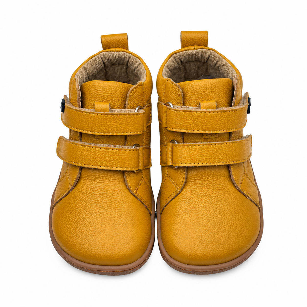 Bottine barefoot en cuir jaune pour tout-petits, photo produit en studio