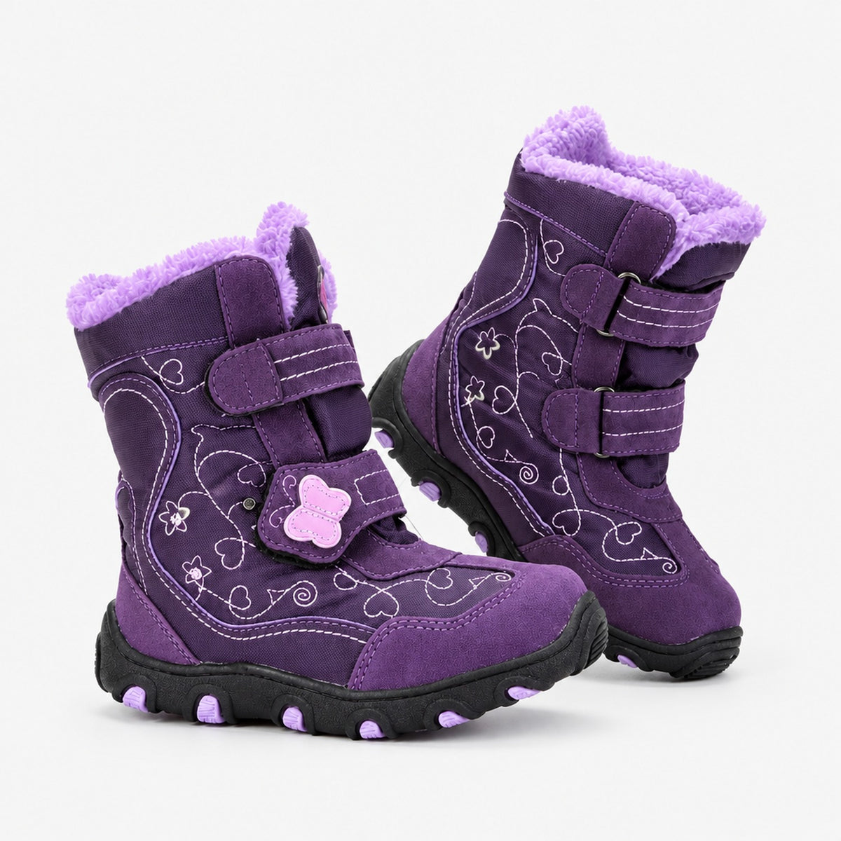Bottes de neige enfant violettes à doublure peluche, double scratch et patch papillon, sur fond blanc