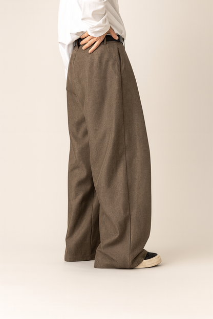 Pantalon homme à plis, coupe ajustée casual chic