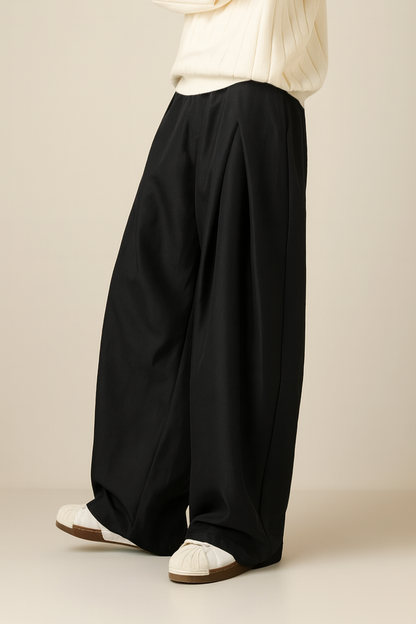 Pantalon homme à plis, détail plis marqués