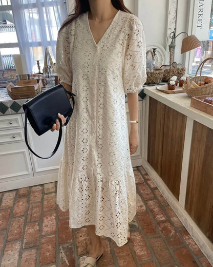 Robe Maxi Brodée Femme – Col V, Coupe Longue Fluide & Style Bohème