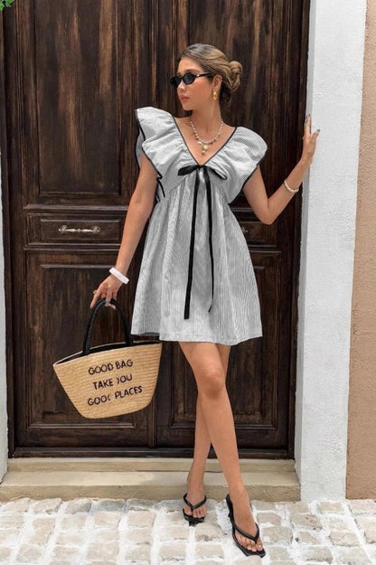 Robe Col V Rayée Femme – Volants & Coupe Courte, Style Estival Chic