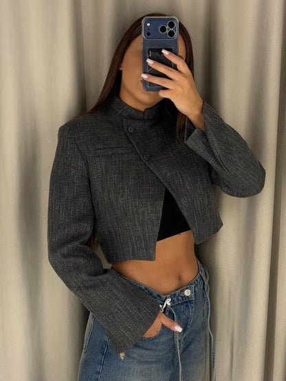 Veste courte femme col montant gris foncé, style tailleur chic