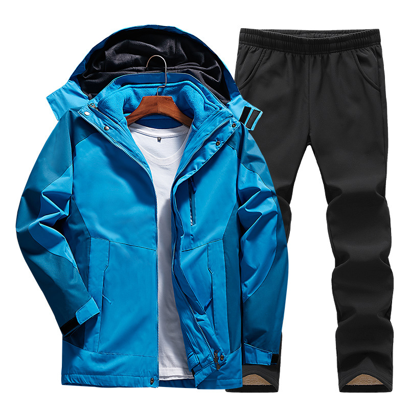 Détail des poches zippées de l'ensemble softshell