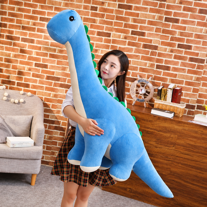 Détail du tissu doux et des coutures de la peluche dinosaure
