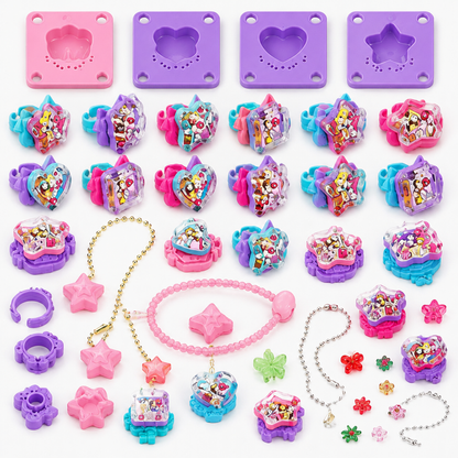 Gros plan sur les charms et perles décoratives incluses dans le kit de bijoux