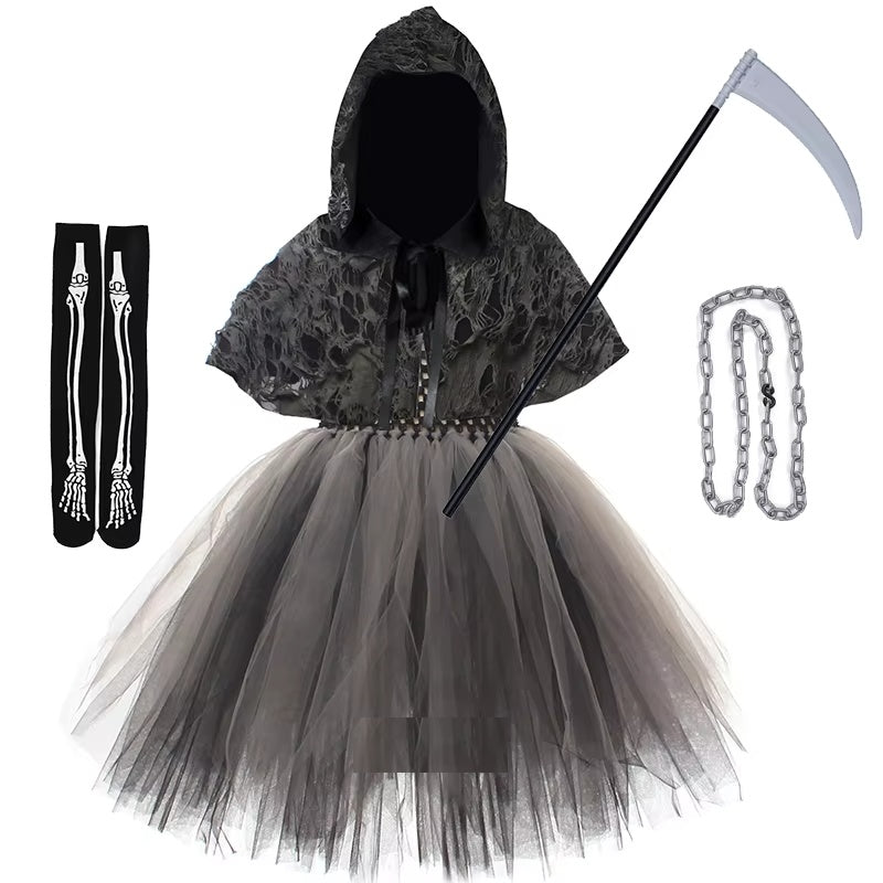 Robe tutu faucheuse avec fléau factice, collier chaîne et chaussettes squelette