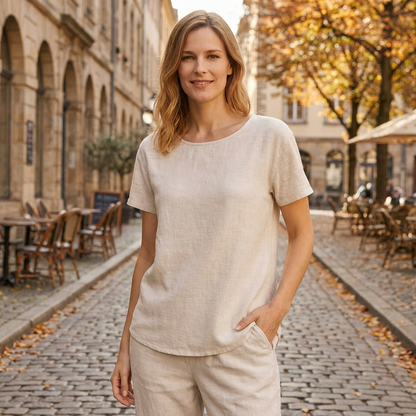 Tshirt femme coupe droite col rond manches courtes minimaliste porte en automne