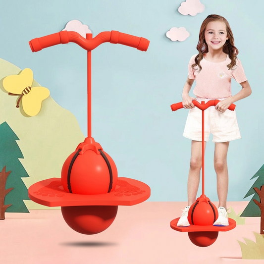 Enfant utilisant le ballon sauteur d'équilibre JumpJoy