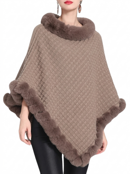 Poncho en maille oversize avec bordure fausse fourrure, coloris abricot