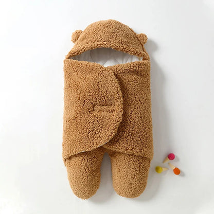 Gigoteuse bébé, gros plan sur la capuche peluche