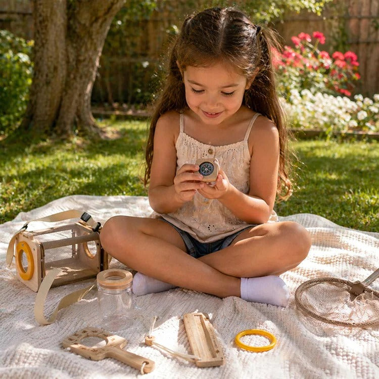Détail de la loupe du kit explorateur nature Montessori