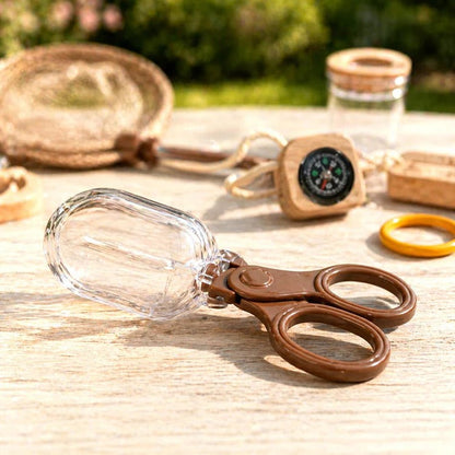 Boussole et outils du kit explorateur nature Montessori