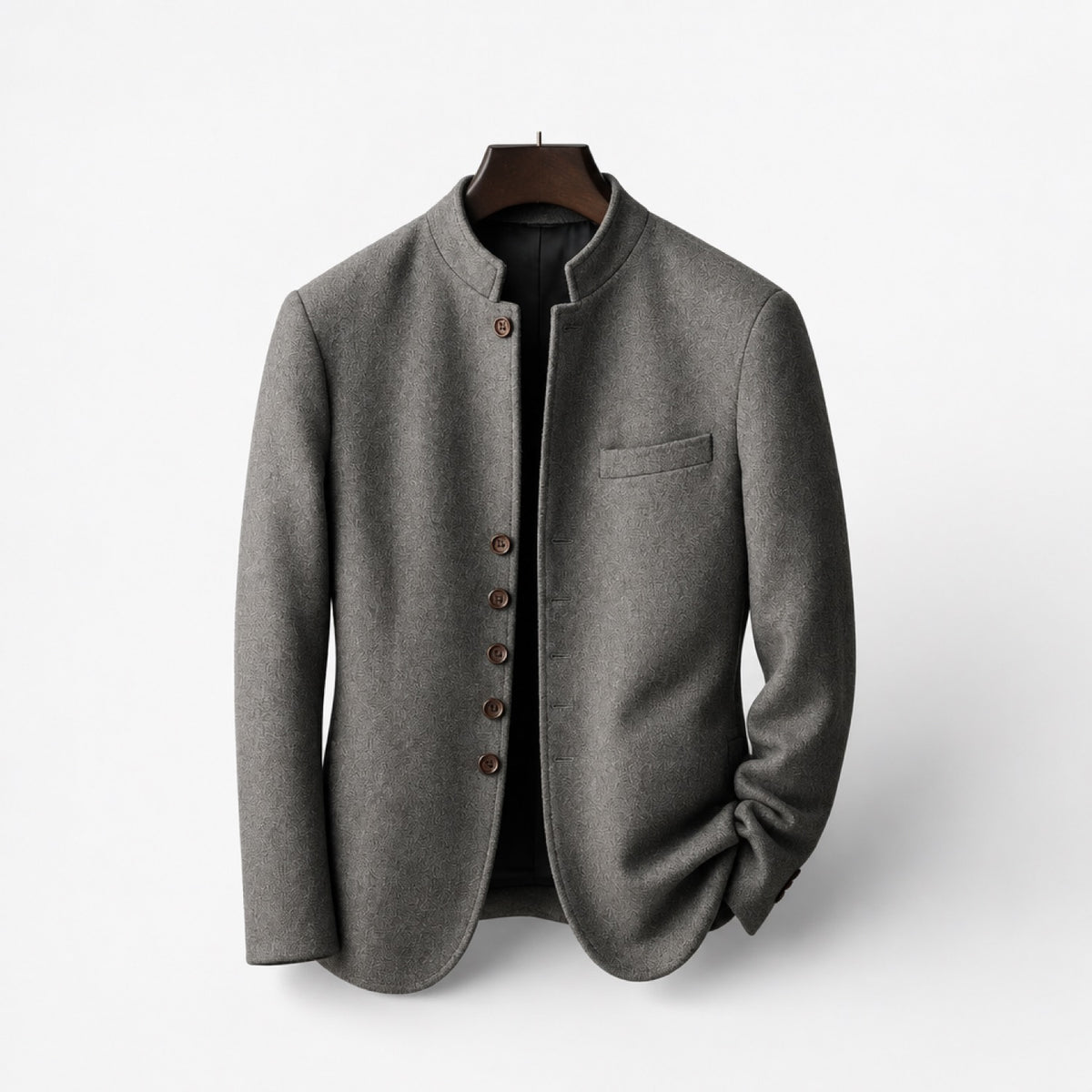 Veste homme grise effet laine, col mao boutonné, poche poitrine passepoilée, vue de face sur cintre