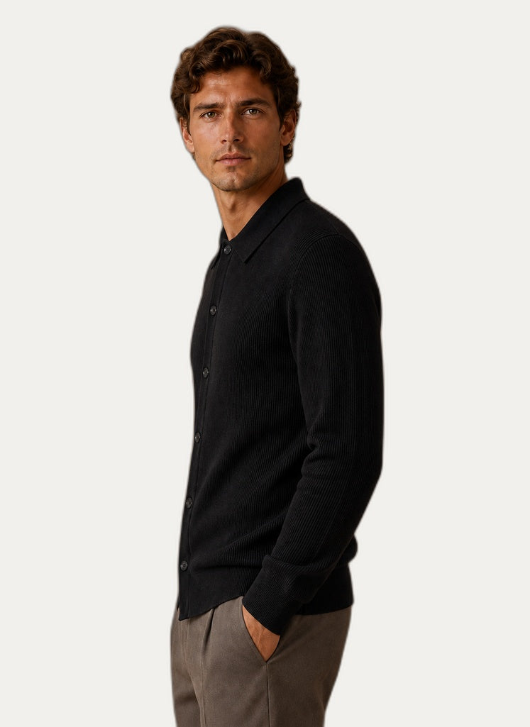 Cardigan homme, détail de la fermeture à boutons