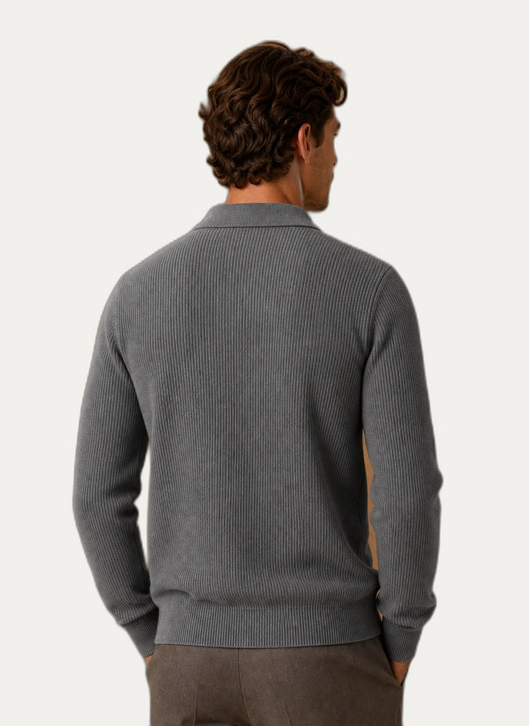 Cardigan homme porté, vue de profil